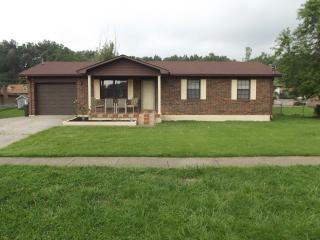 1444 Crestview Dr, Radcliff, KY 40160-9592