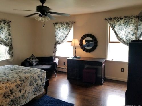 6 Jeremy Dr, East Lyme CT  06333-1544 exterior