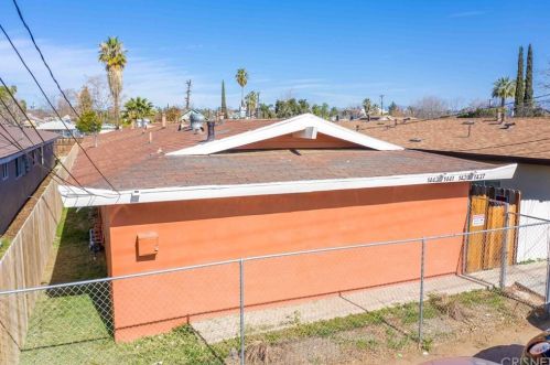 1437 Lake St, Bakersfield, CA 93305-4753