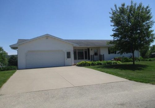 275 Lakeview Dr, La Farge, WI 54639-7928
