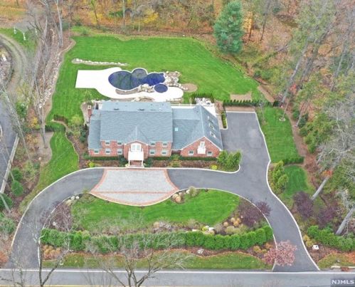 275 Wearimus Rd, Ho Ho Kus, NJ 07423-1320