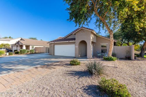 39113 Parisi Ln, San Tan Valley, AZ 85140-5720