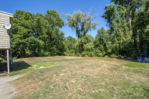 151 Hull St, Cohasset MA 02025-1007 exterior