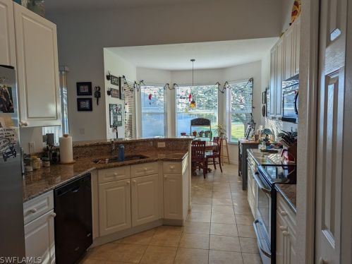 938 5th Pl, Cape Coral FL  33990-2828 exterior