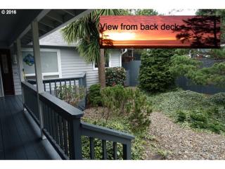 1705 Dodge Ct, Waldport, OR 97394-9425