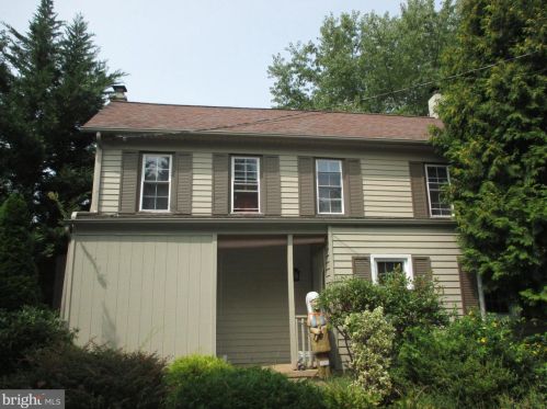111 Catalpa Ln, Red Lion, PA 17356-1213