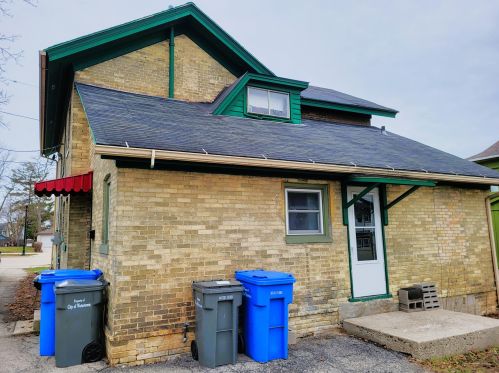 210 Church St, Watertown, WI 53094-4331