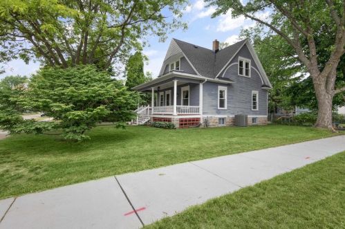 802 Mount Vernon St, Oshkosh, WI 54901-4532