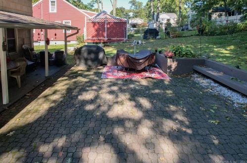 82 Middlefield Ave, Waterbury CT  06705-2723 exterior