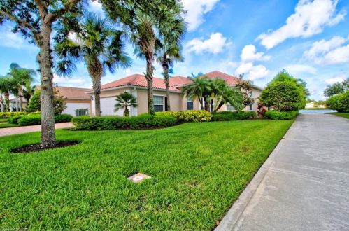 7810 Tommasi Ct, Naples, FL 34114-2683