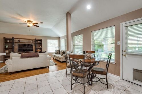 2423 Easterleaf Ct, Richmond TX 77406-1828 exterior