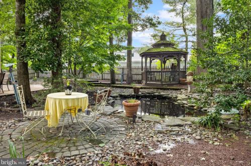 402 Ramsey Rd, Yardley PA 19067-4642 exterior