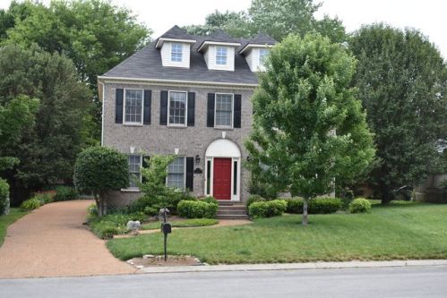 612 Pembroake Ln, Franklin, TN 37064-5328