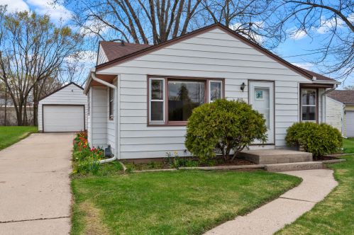 620 Michigan Ave, West Bend, WI 53095-4040