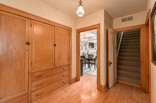 5616 Washington Blvd, Milwaukee WI 53208-1647 exterior