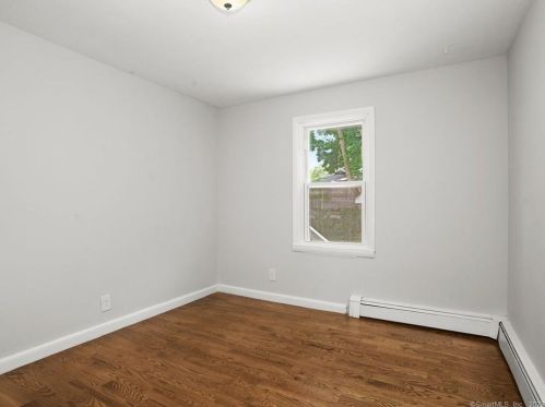 719 Queen St, Bridgeport CT  06606-3379 exterior