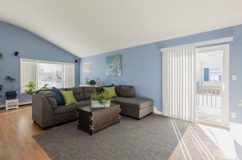 168 Secatogue Ln, West Islip, NY 11795-4737