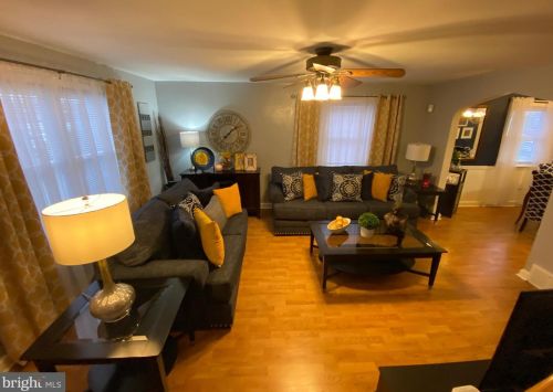 736 Buttonwood St, Norristown, PA 19401-4233