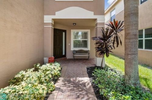 8152 Santalo Cove Ct, Boynton Beach, FL 33473-5026
