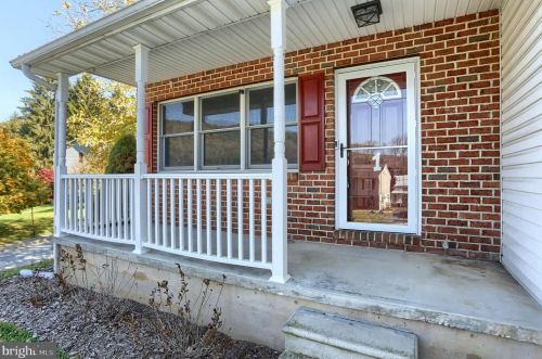 1 Liberty Dr, Mount Holly Springs, PA 17065-1023