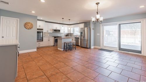 143 Sherbrooke Rd, North Lindenhurst NY  11757-1646 exterior