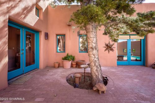 357 Bristlecone Pne Rd, Sedona AZ 86336-4366 exterior