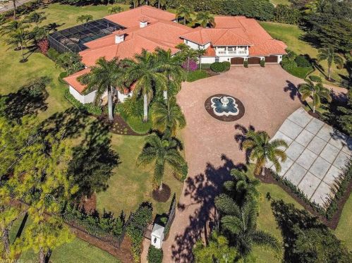 215 Caribbean Rd, Naples, FL 34108-3408