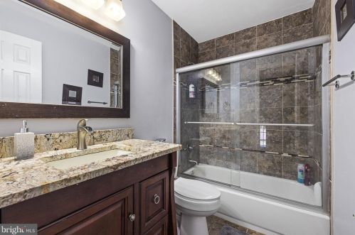 14277 Sonnette Ct, Woodbridge VA  22193-3423 exterior