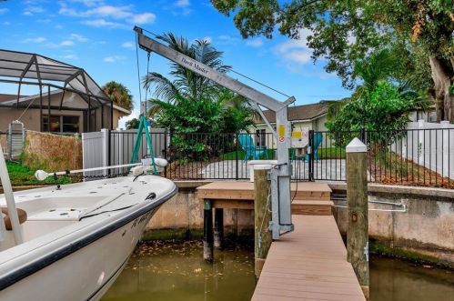 4592 40 St, Saint Petersburg FL  33714-2220 exterior