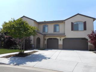 5913 Norwich Ave, Fresno, CA 93722-0458