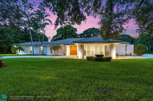 6101 104th St, Miami, FL 33156-1903