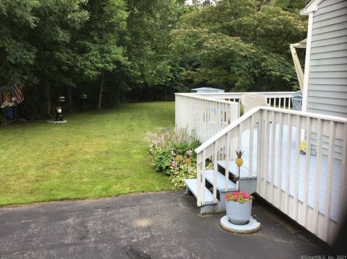 16 Salt Box Ln, Uncasville CT  06382-2084 exterior