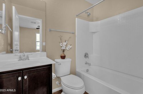 2222 77th Dr, Phoenix AZ  85035-5112 exterior