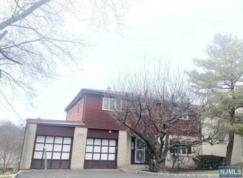 54 Anderson Ave, Englewood, NJ 07632-1502