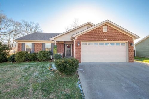 516 Brady Ln, Berea, KY 40403-8088