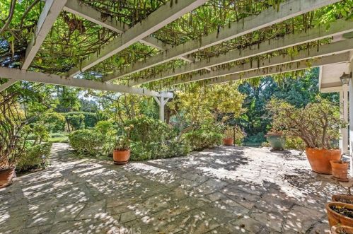 5072 Grandview Ave, Yorba Linda CA 92886-4239 exterior