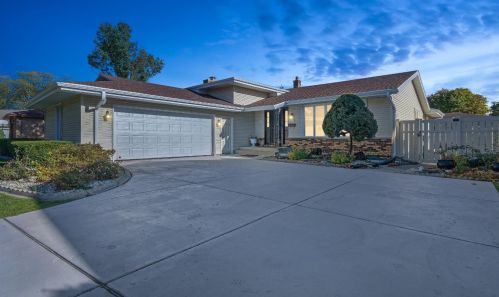 1518 Azalea Dr, Hammond, IN 46321-3812