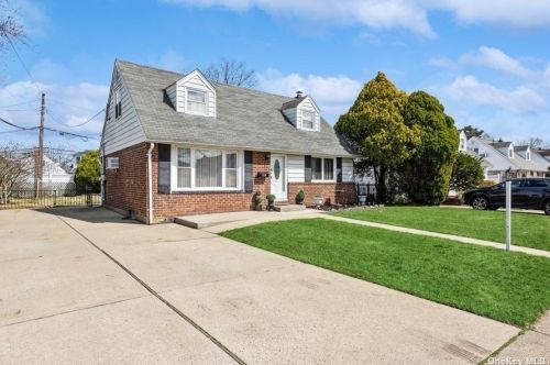 149 Bellmore Rd, Hempstead, NY 11554-3434