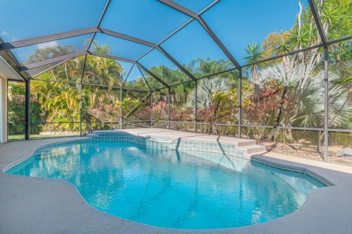 4971 Lake Grove Cir, Palm City, FL 34990-8506