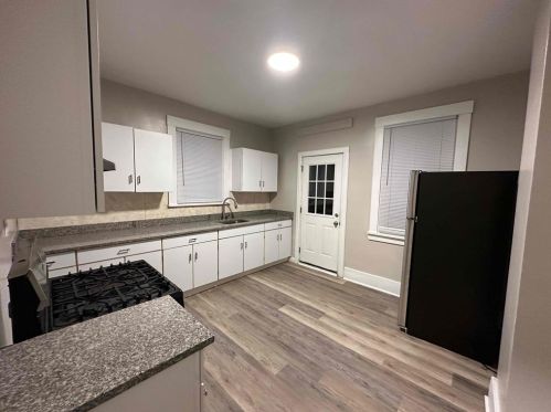 414 Pine St, Ambridge, PA 15003-2160