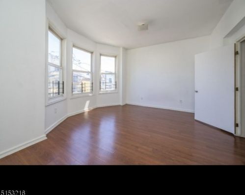 371 Badger Ave, Newark NJ  07112-2748 exterior