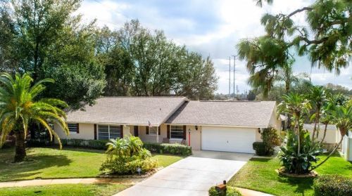 506 Whispering Oak Dr, Tarpon Springs, FL 34689-3850
