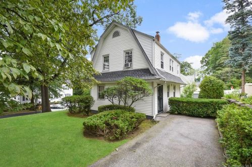 80 Primrose St, White Plains NY  10606-1631 exterior