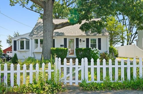 317 Housatonic Dr, Milford, CT 06460-4941