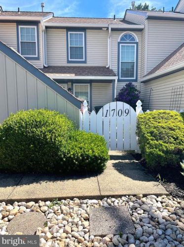 1709 Mcnelis Dr, Southampton, PA 18966-4027