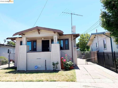 2038 86th Ave, Oakland, CA 94621-1559
