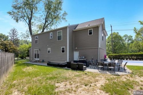 1663 River Rd, Teaneck NJ  07666-2259 exterior