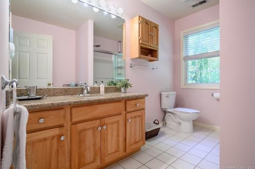 89 Berkshire Rd, Sandy Hook CT 06482-1425 exterior