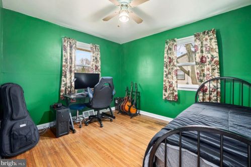 306 Veterans Dr, Palmyra NJ  08065-2319 exterior