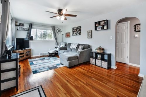 519 Jefferson St, Evans City, PA 16033-1110